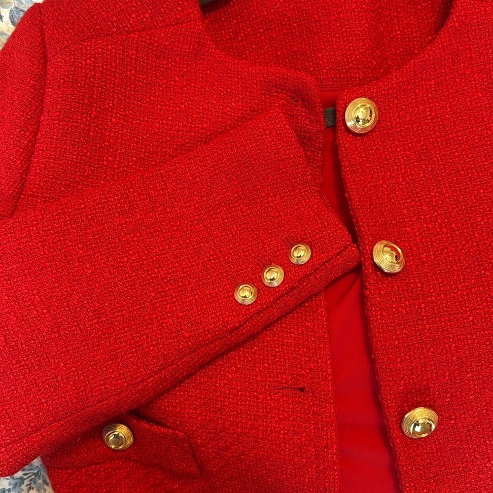 NWOT Tahari Red Cropped Tweed Style Blazer with Gold Buttons - Picture 5 of 8
